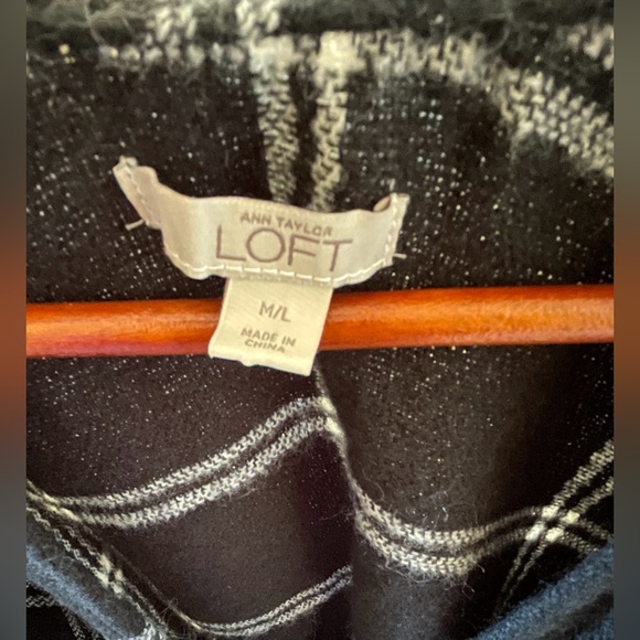 NWOT Ann Taylor LOFT Poncho - Picture 4 of 4